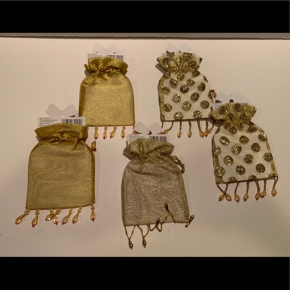 SET OF 5 SMALL GOLD HOLIDAY GIFT BAGS. - Picture 8 of 8